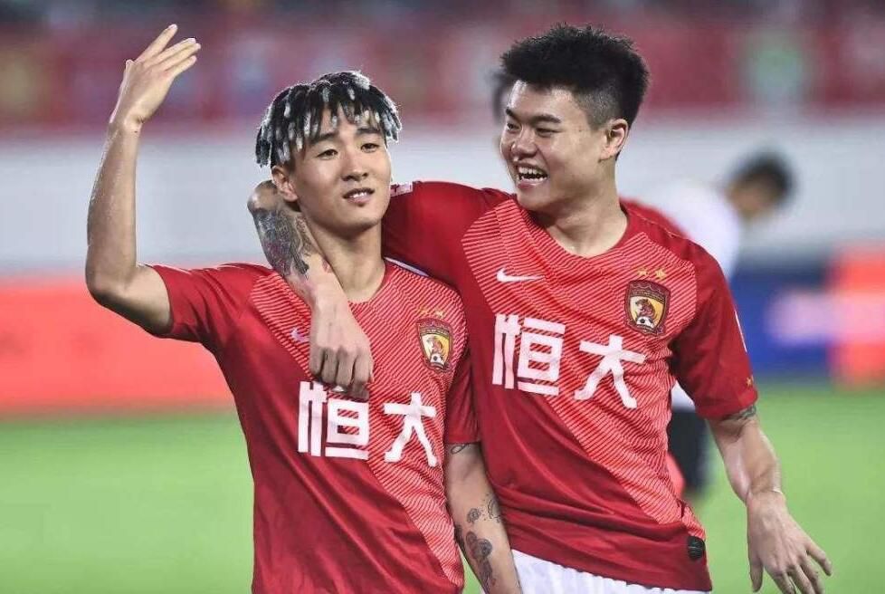 但我只考虑球场上的事，我的家人和经纪人会完成其他工作。